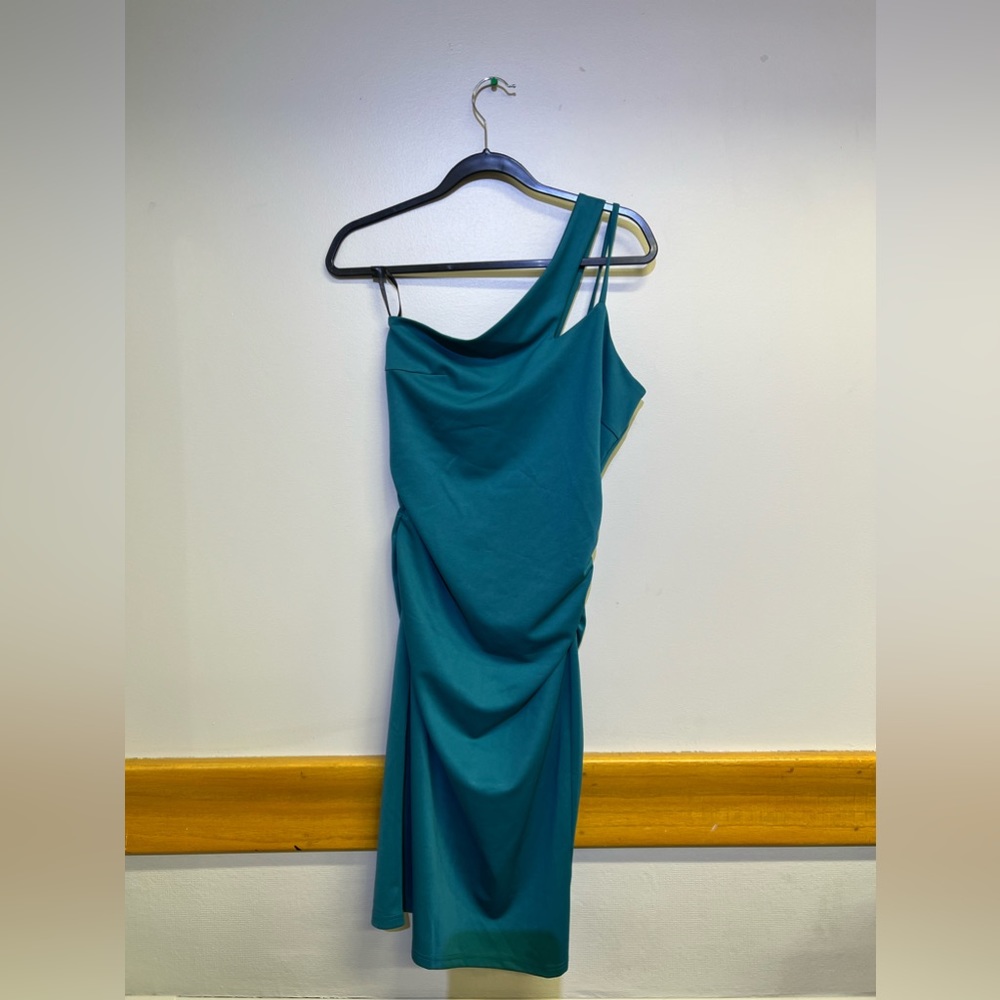 Dresses (size M) - Picture 6 of 9